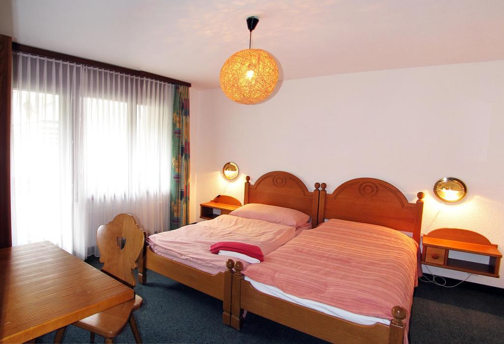 Everest Saas-Fee Cameră foto